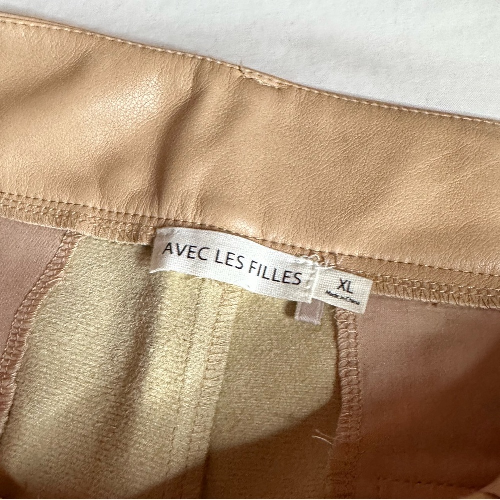 Avec Les Files Pleated Leather pants. Run big for XL. Super comfy wide leg pant.